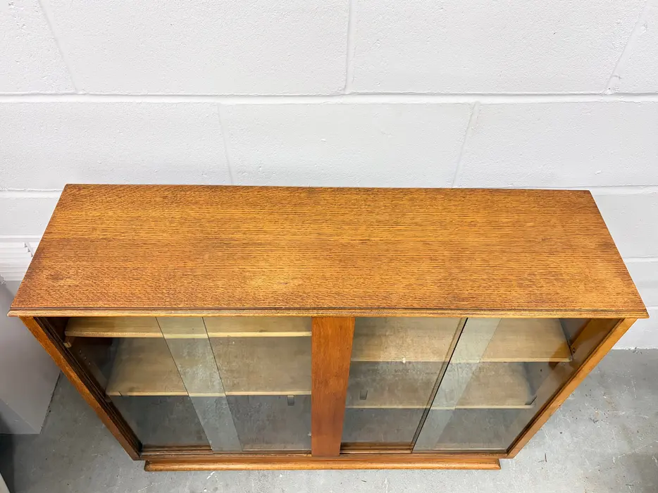 Mid-century glazed bookcase with sliding glass doors - Image 3