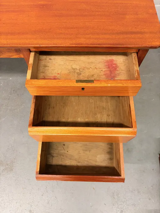 1960s teak desk with drawers - Image 2