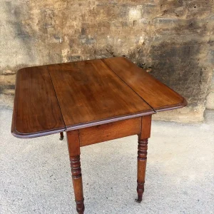 19th Century Mahogany Pembroke Drop Leaf Table With Drawer