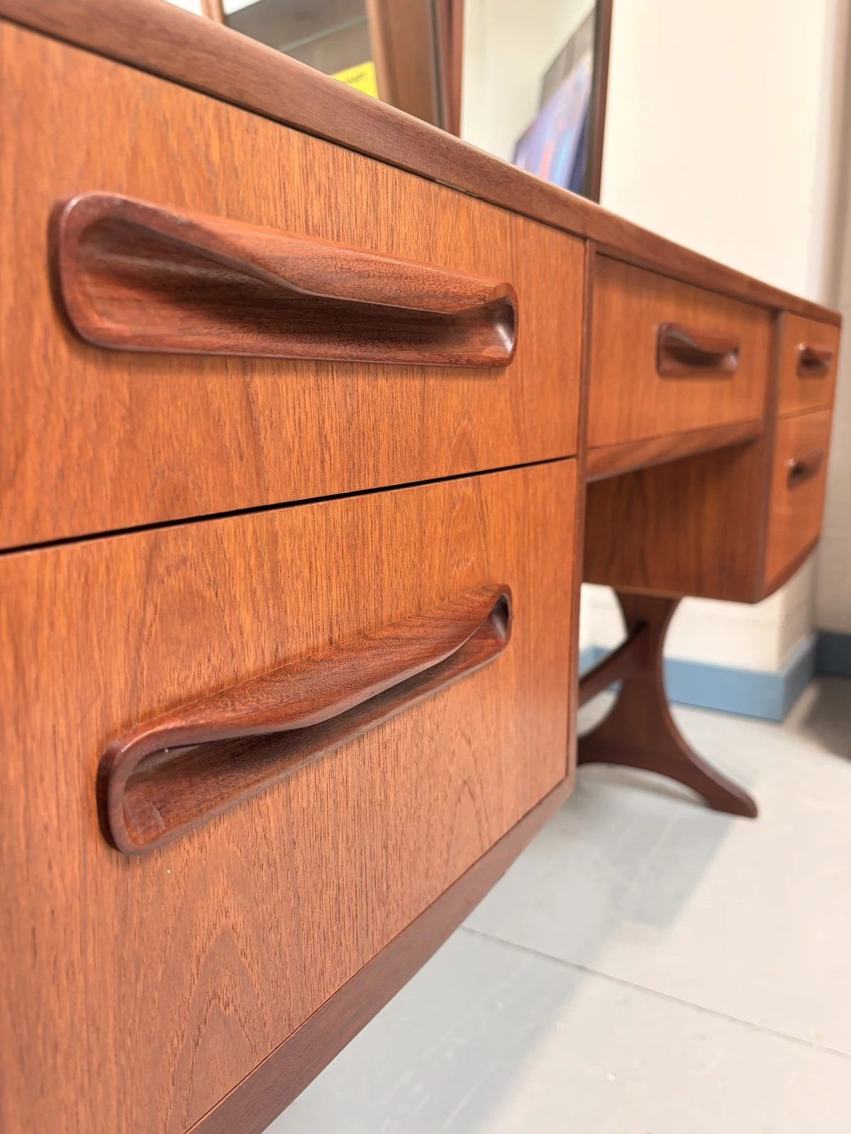 Mid Century G-Plan Fresco Teak Dressing Table with Mirrors - 1310c - Image 9
